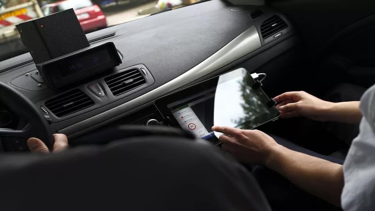 une voiture-radar